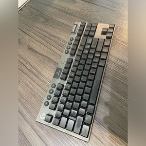 Logitech G915 Lightspeed TKL Wireless Mechanical Gaming Keyboard